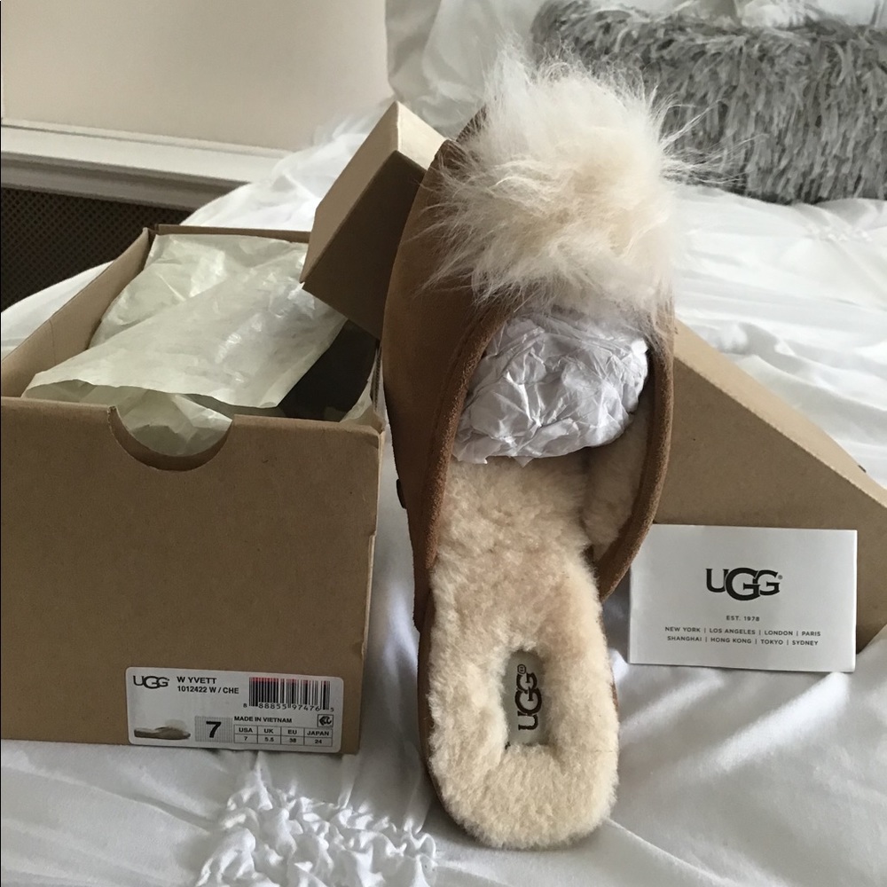 BRAND NEW Ugg slippers